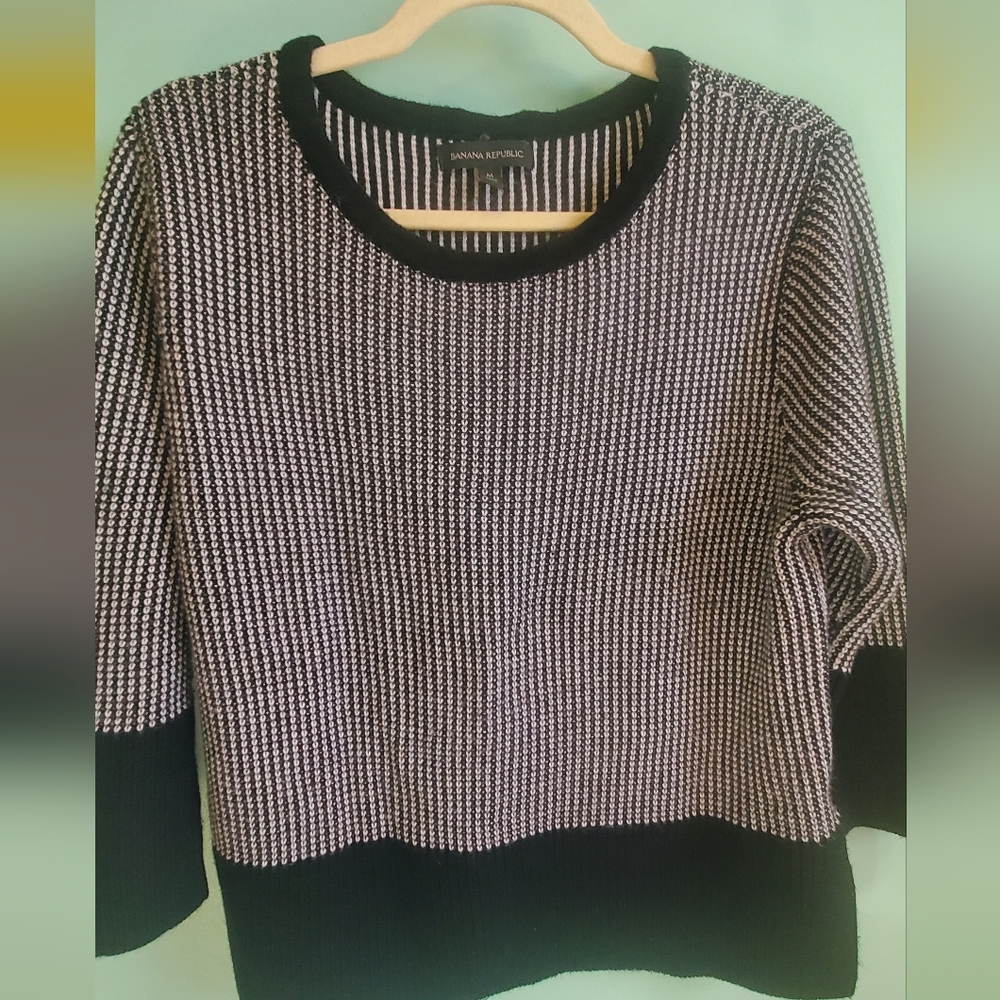 BANANA REPUBLIC Black and White Chunky Sweater